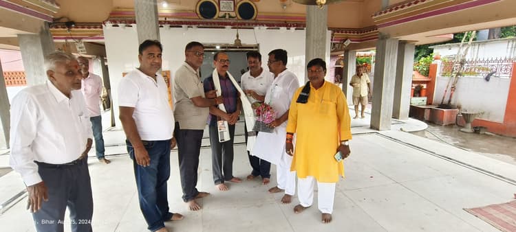 डीजी विनय ने हरगौरी मंदिर में की पूजा अर्चना