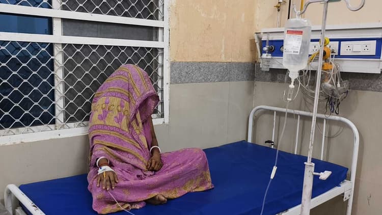 शौचालय बनाने को लेकर विवाद में देवरानी ने किया आत्महत्या का प्रयास