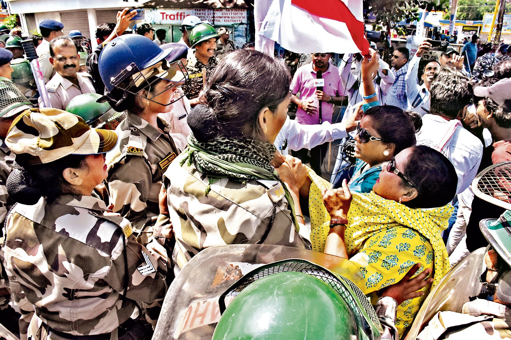 city news : एक माह के अंदर कैलाशपति मिश्र की प्रतिमा हटाये प्रशासन, वर्ना तोड़ देंगे