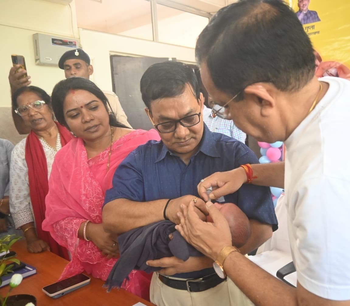 3,16,873 बच्चों को पिलायी गयी दो बूंद जिंदगी की