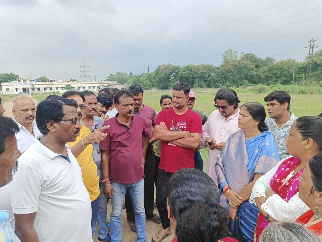 ग्रामीणों को पहले रास्ता दे, फिर गेट लगाए प्रबंधन : विधायक