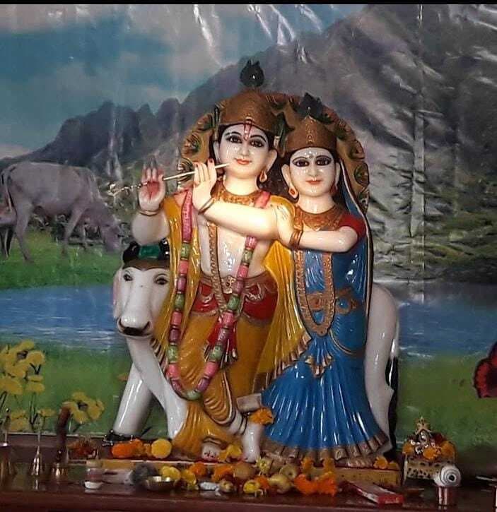 राधा-कृष्ण के दर्शन को उमड़े श्रद्धालु