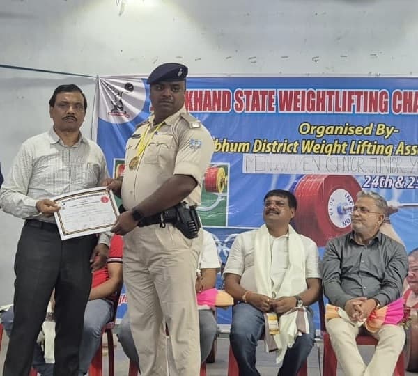 वेटलिफ्टिंग : टाईगर मोबाईल के जवान शम्स तबरेज ने जीता स्वर्ण पदक