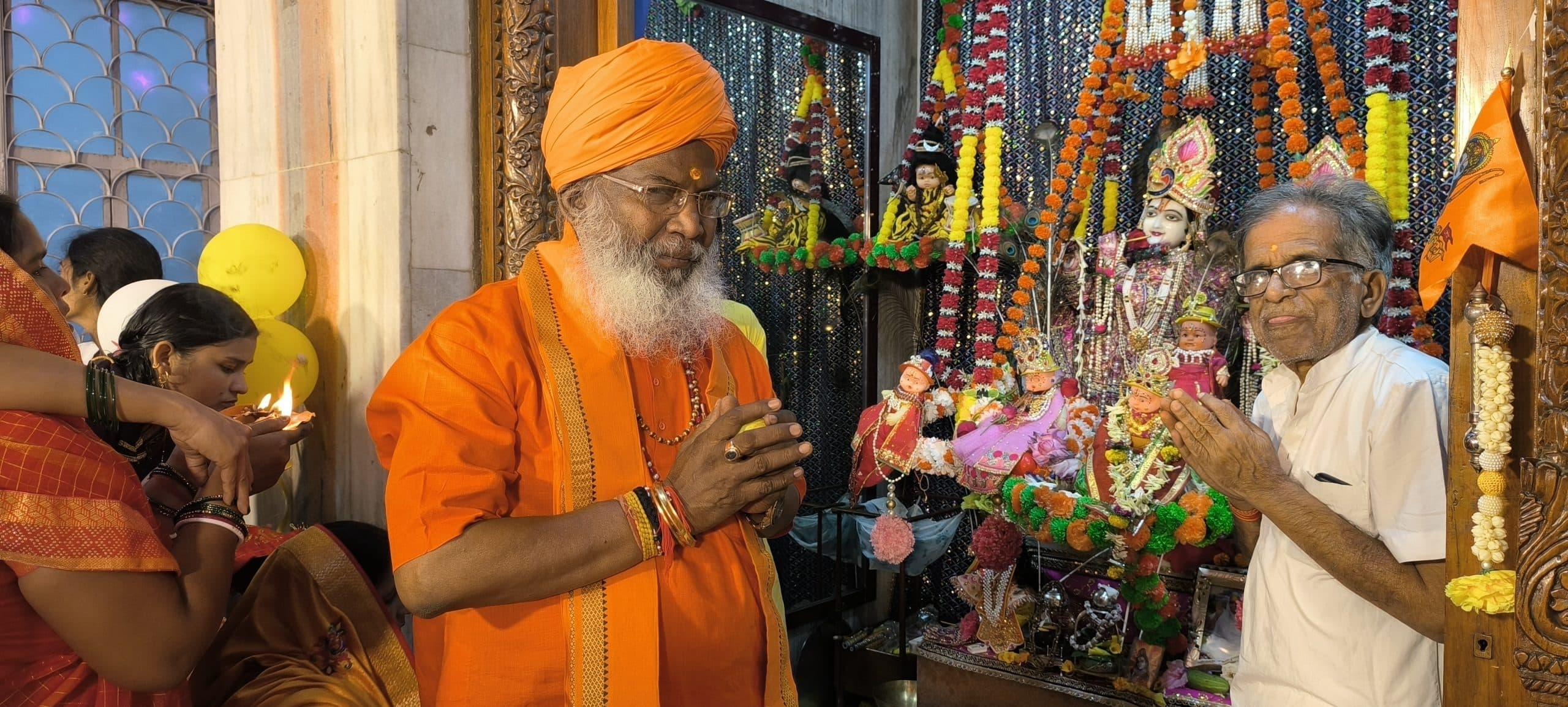 गिरिडीह पहुंचे उन्नाव सांसद साक्षी महराज, श्रीकृष्ण जन्मोत्सव में हुए शामिल