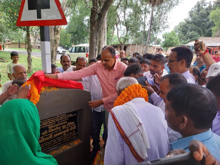 हर मोर्चे पर विफल है केंद्र सरकार : विनोद सिंह