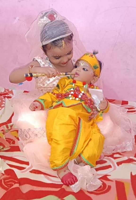 Samastipur News: बच्चों ने राधा-कृष्ण का परिधान पहन बढ़ाया जन्माष्टमी का उत्साह