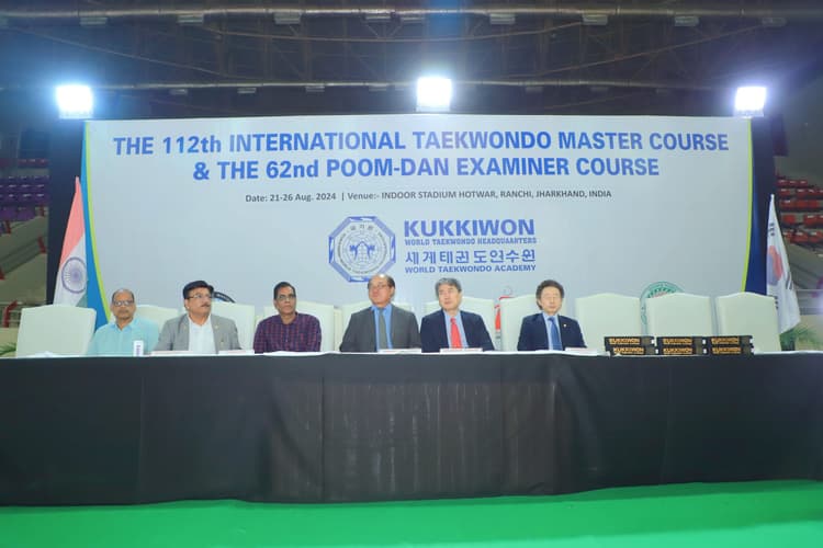 Taikwando: ताइक्वांडो डान पुम एग्जामिनर कोर्स का समापन
