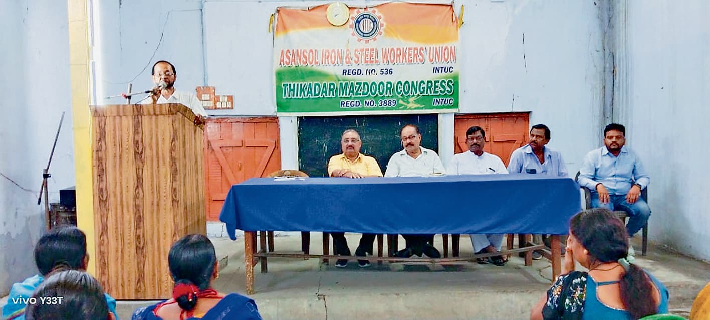 ठेकेदार मजदूर कांग्रेस ने अस्थायी कर्मचारियों की समस्याओं पर की चर्चा