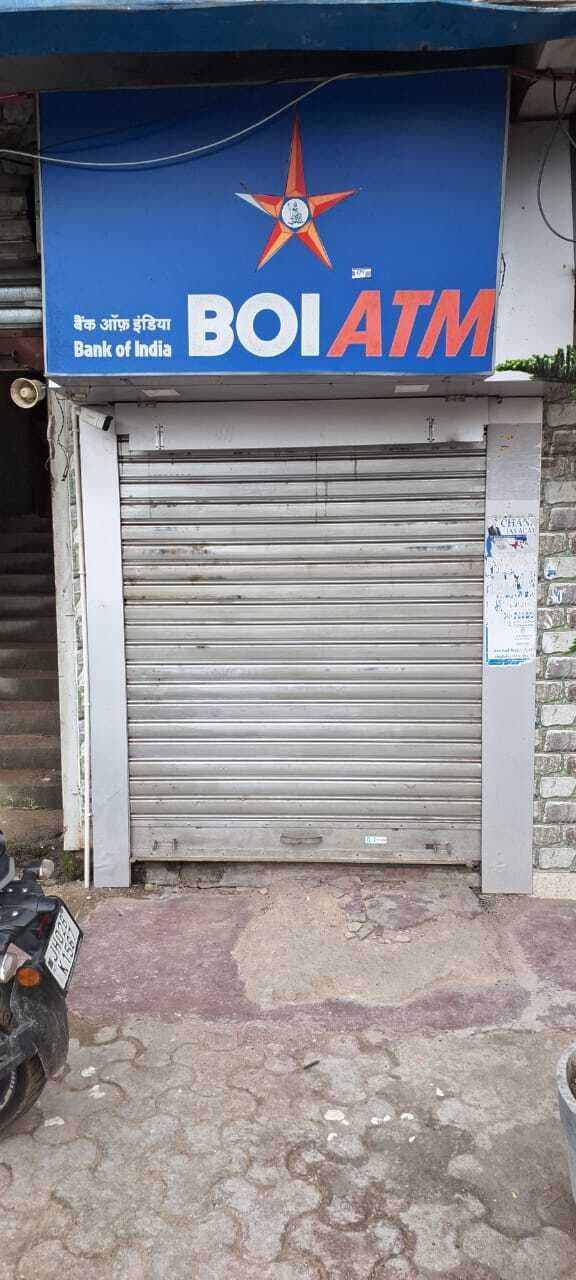 गैस कटर से काटकर एटीएम से तीन लाख की चोरी