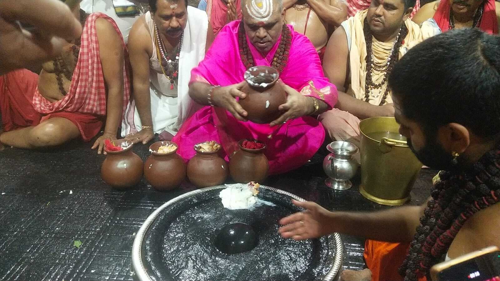 बाबा बैद्यनाथ मंदिर में मनाया गया दही हांडी उत्सव