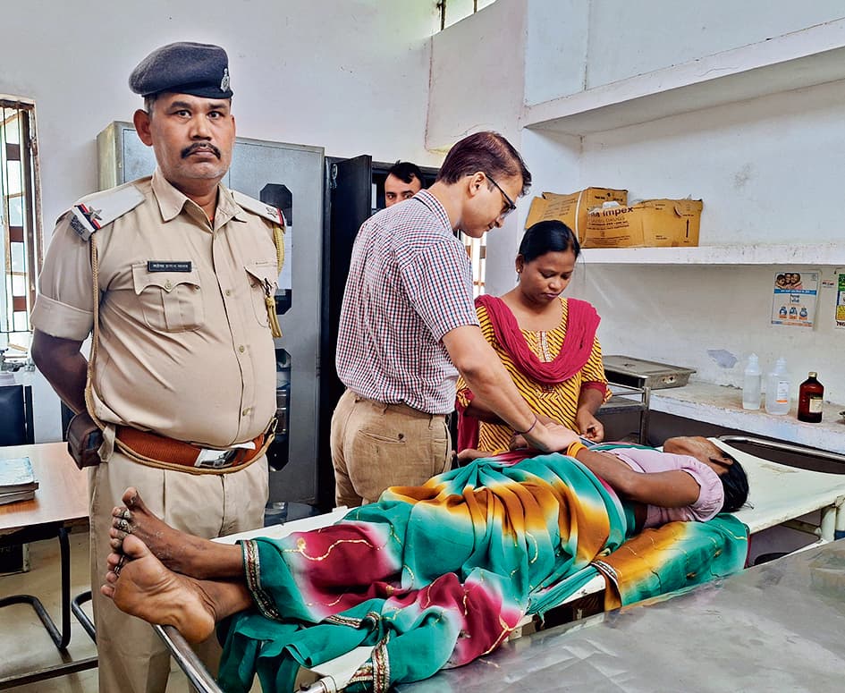 कर्ज से परेशान महिला ने आत्महत्या के प्रयास से नहर में लगायी छलांग