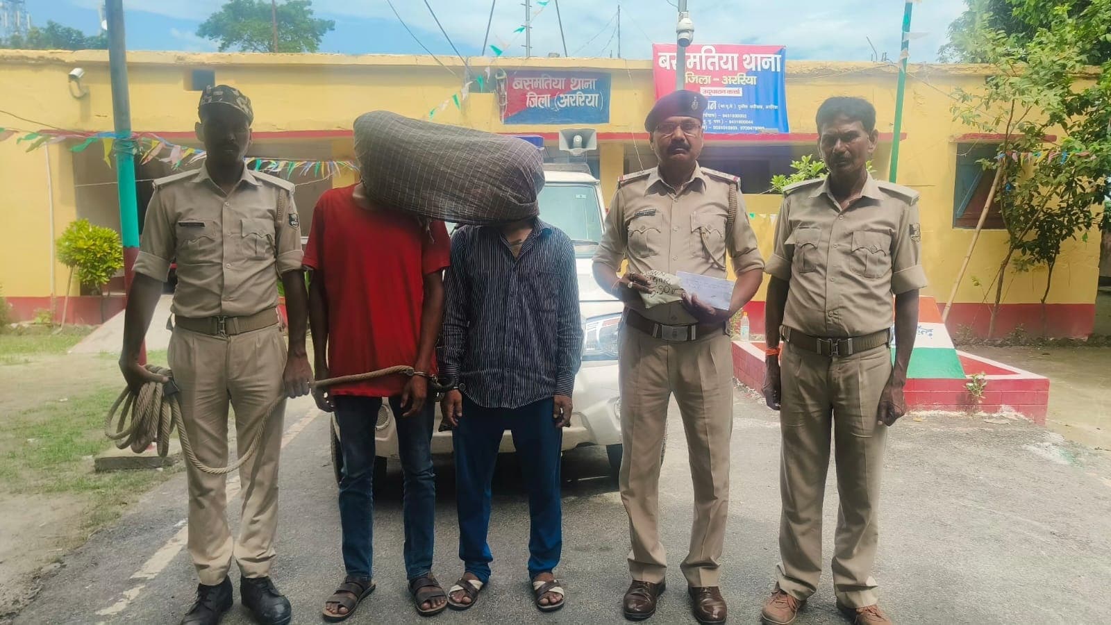 दो नेपाली तस्कर 16 ग्राम ब्राउन सुगर के साथ गिरफ्तार