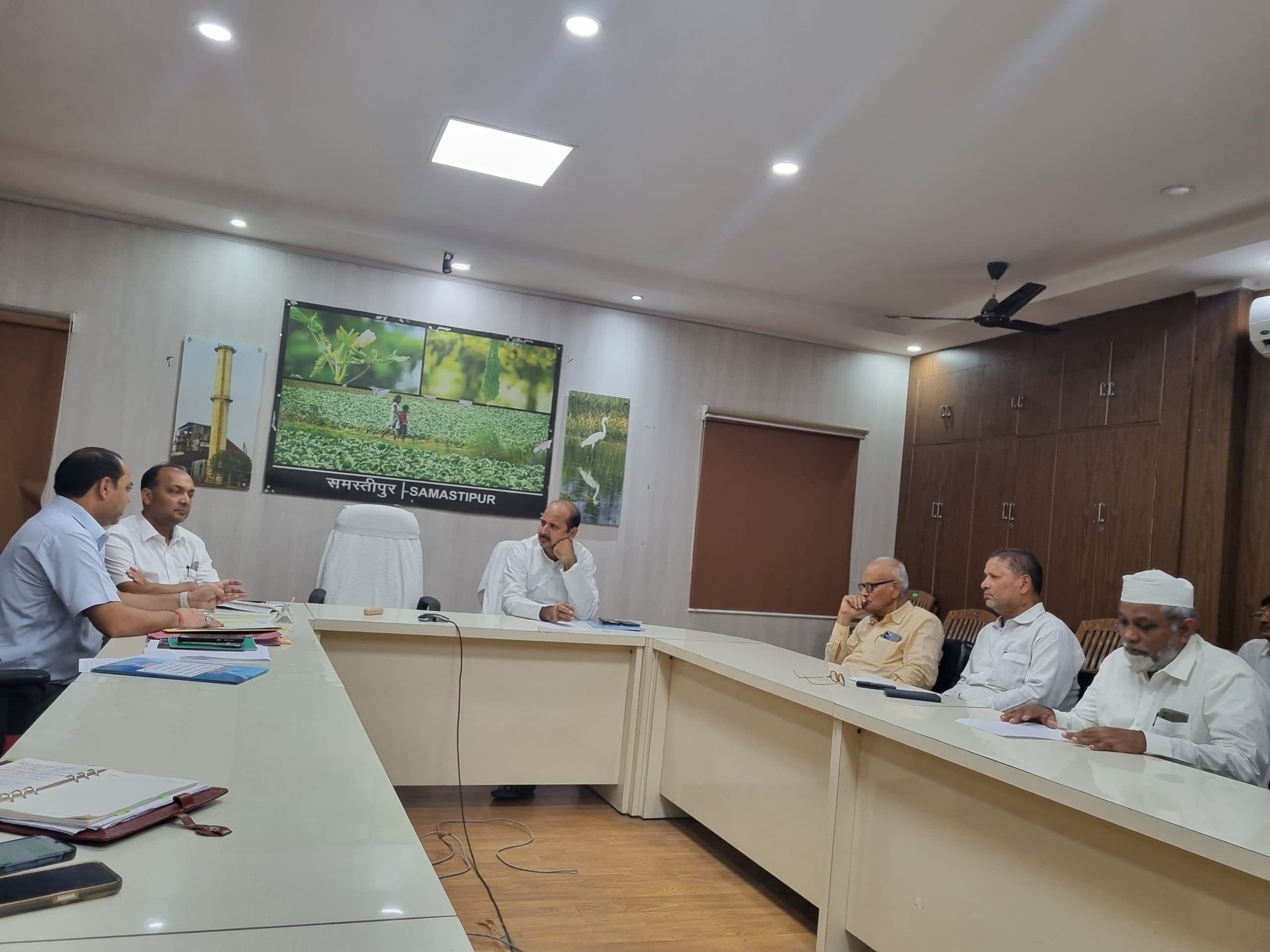 Samastipur News: छात्रावास में छात्रों की संख्या बढ़ाने पर विमर्श