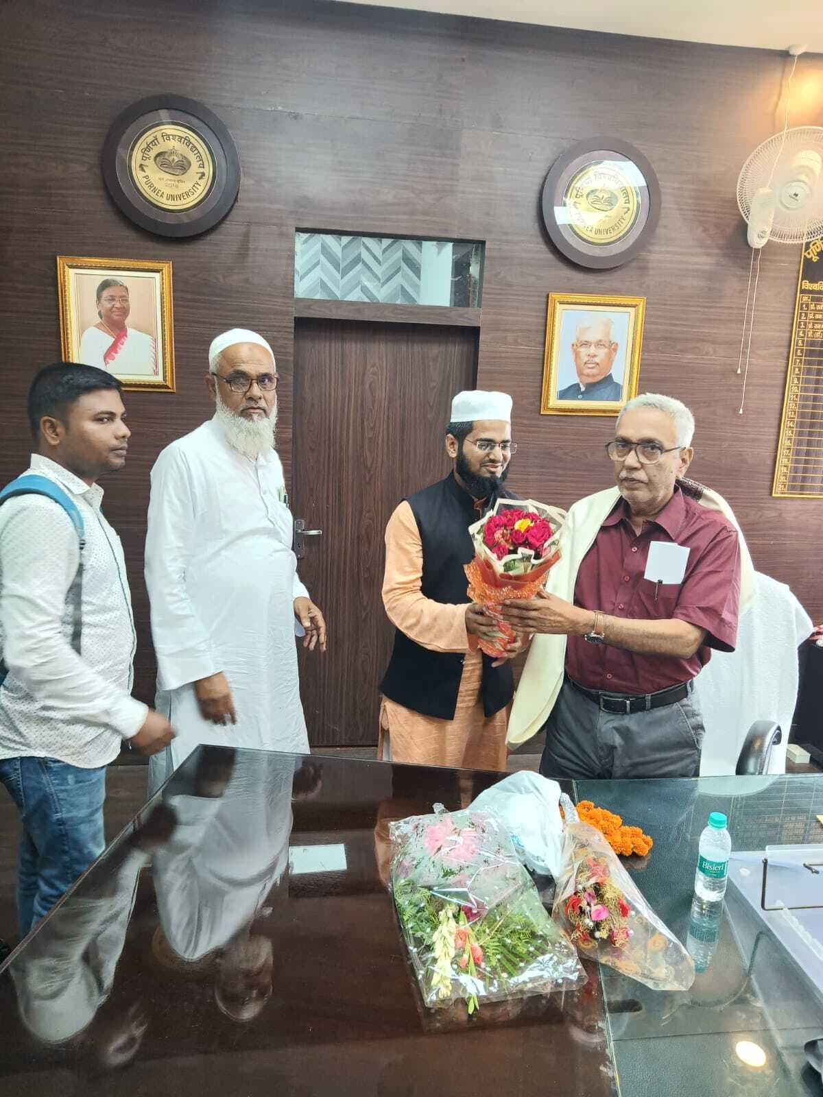 पीयू के नवनियुक्त कुलपति से पीपुल्स कॉलेज के प्राचार्य ने की शिष्टाचार मुलाकात