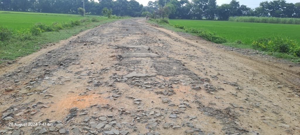 बाबरचक गांव को जोड़ने वाली सड़क जर्जर