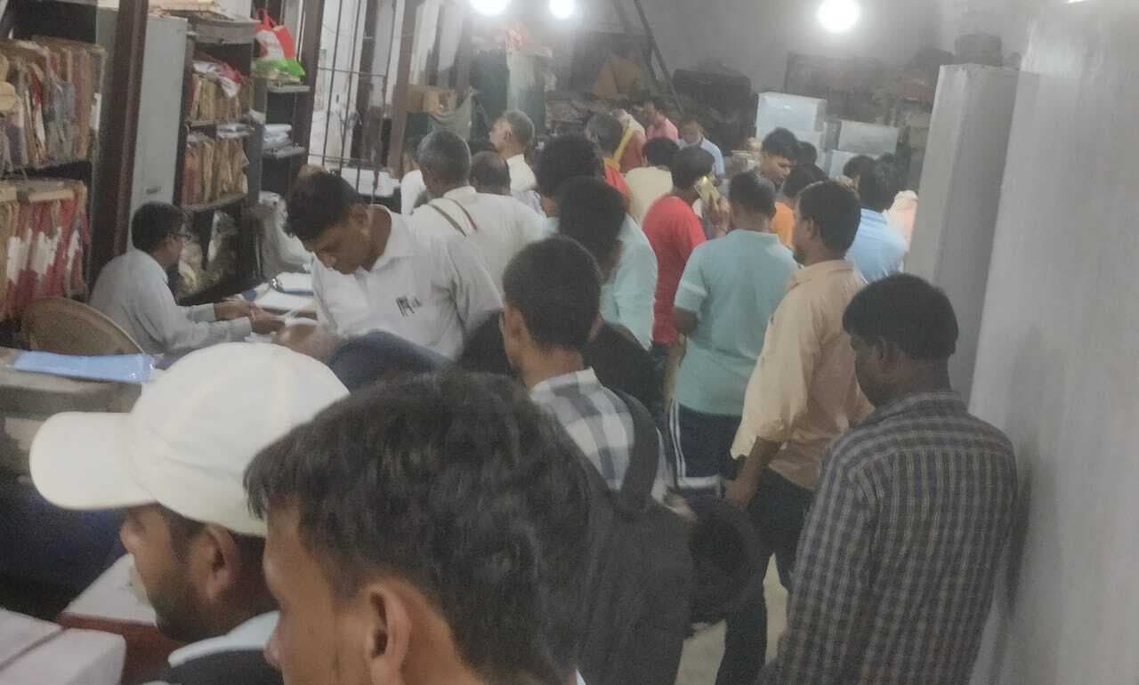 जमीन सरकारी हो गयी है ताे अपने पक्ष में जमा करना होगा अभिलेख