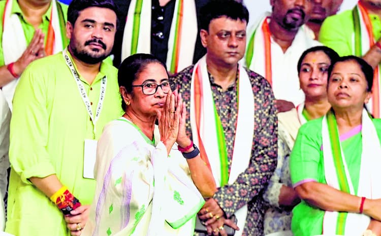 राज्य को अशांत करने की हो रही कोशिश : ममता बनर्जी