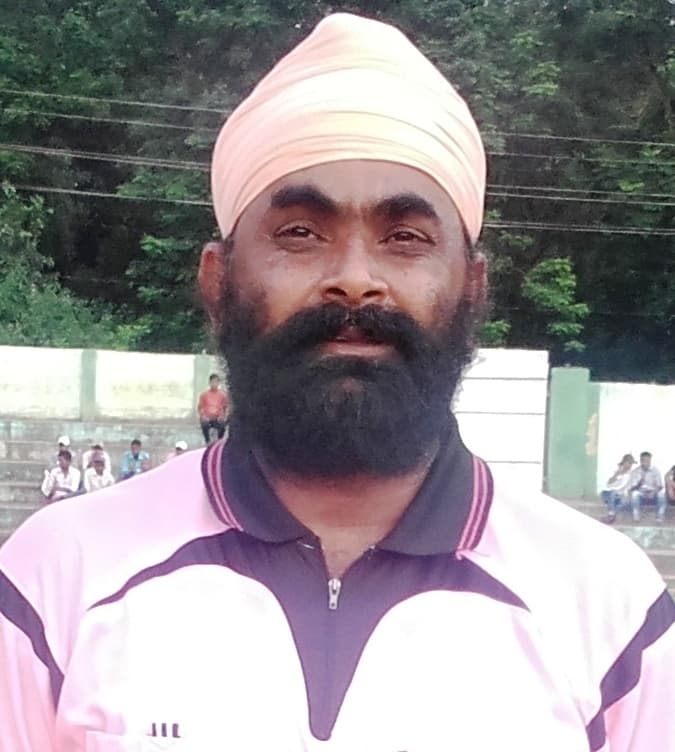 ठेका मजदूर जसविंदर सिंह ने फुटबॉल में बनायी पहचान