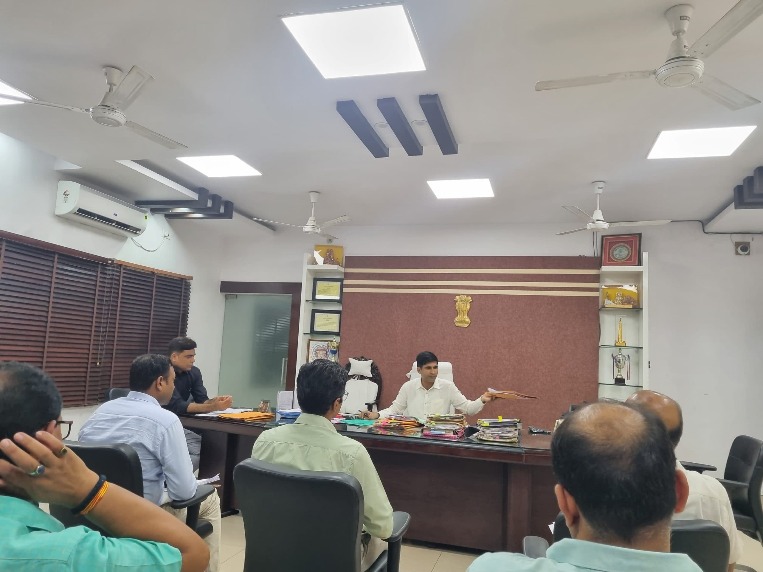 Samastipur News: Education news: विद्यालयों में भौतिक सुविधाओं को किया जायेगा पूर्ण