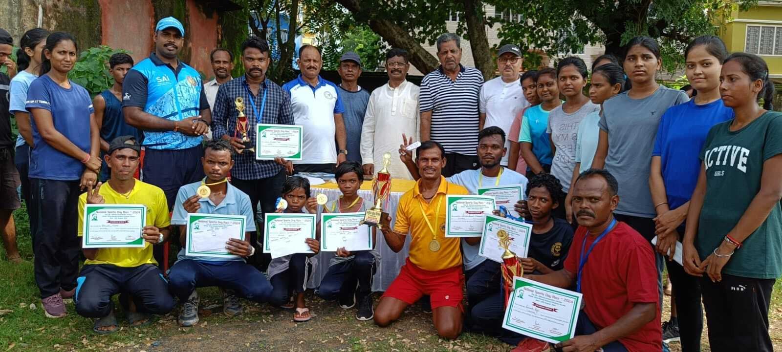 लीड :: खेल :: सतीश, सुकोल व दीपिका बने 5000 मीटर की दौड़ में चैंपियन