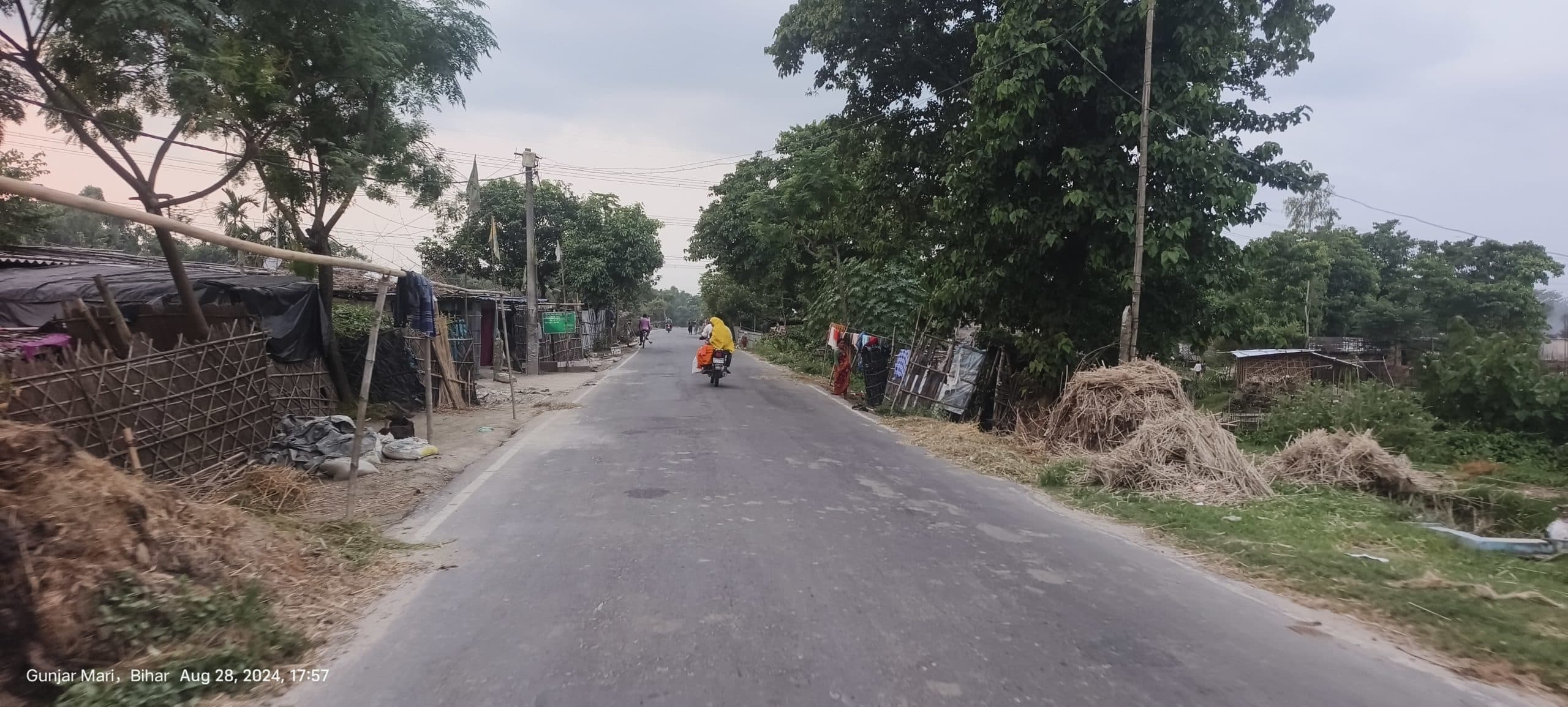 किशनगंज-तैयबपुर-ठाकुरगंज पथ पर बढ़ा यातायात का दवाब, हो रहे सड़क हादसों में कई लोग गवां चुके हैं जान