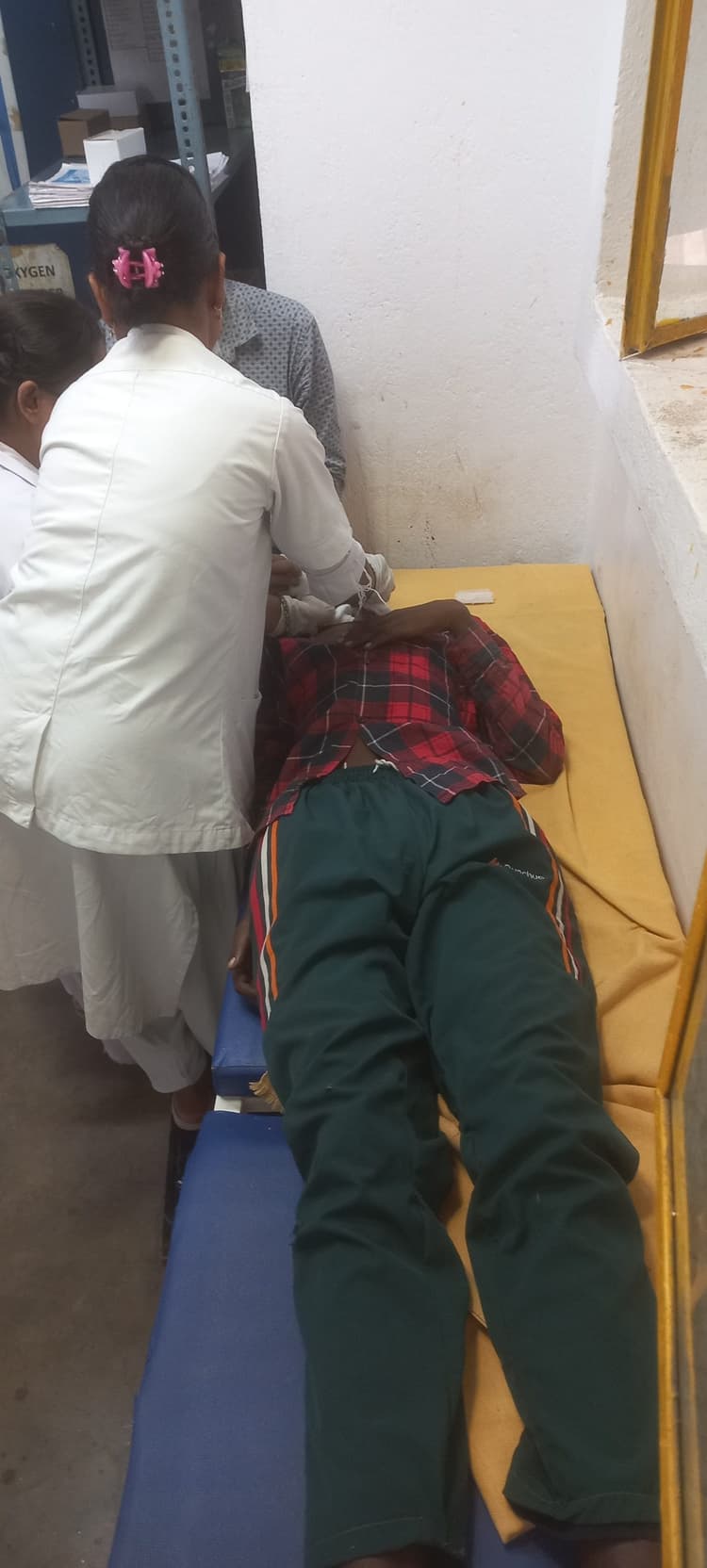 खेल प्रतियोगिता की तैयारी के क्रम में एक छात्रा को भला लगने से हुआ जख्मी