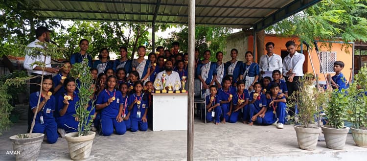 लंबी दौड़ में बच्चों ने दिखाया दम