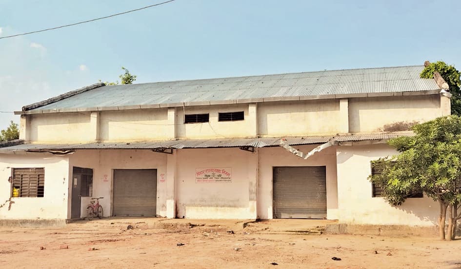 भोरे में सड़े चावल का मामला सामने आने के बाद पूरे दिन बंद रहा एसएफसी का गोदाम