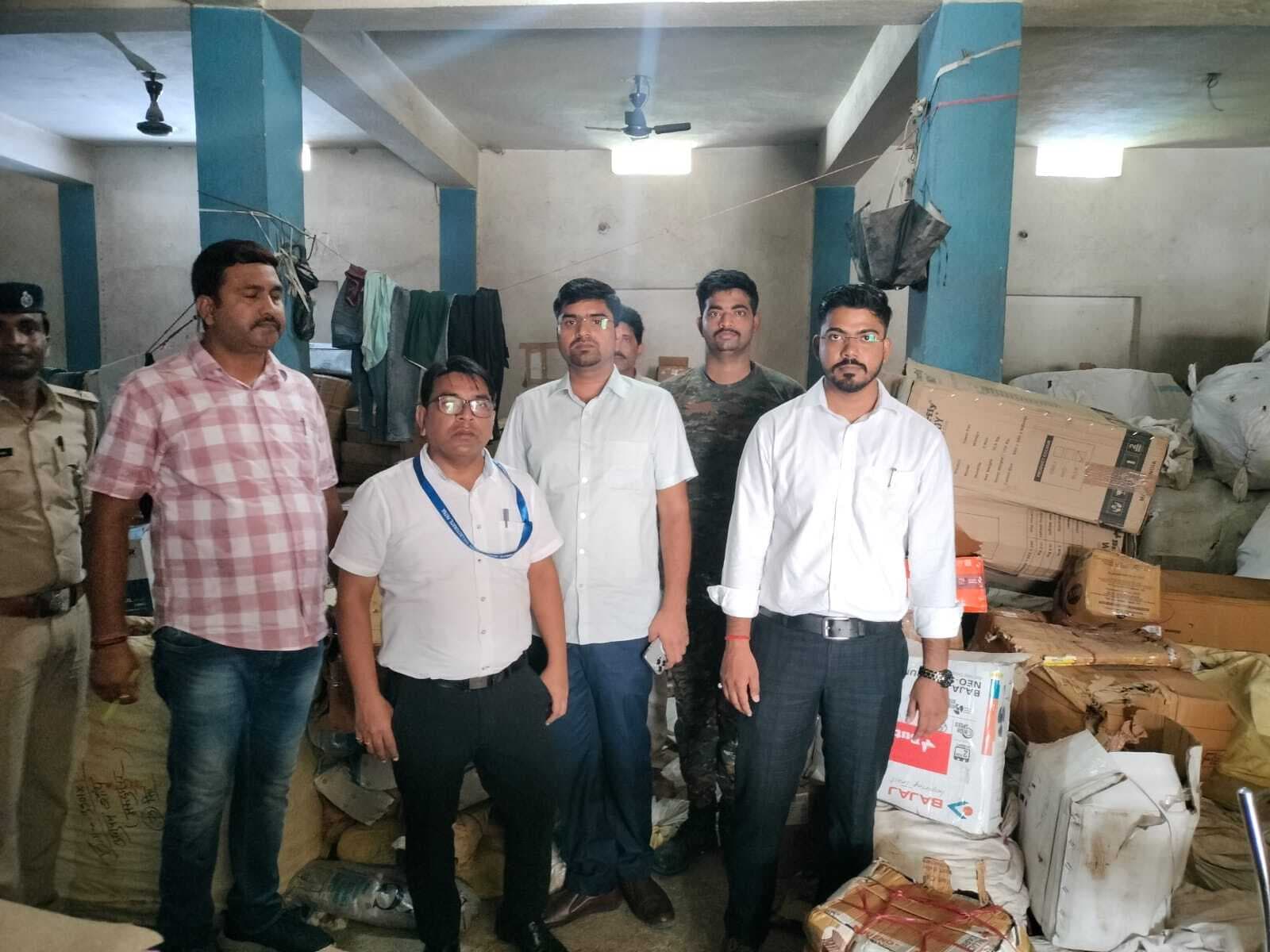 प्रतिबंधित सिरप के साथ 50 लाख की नकली दवाएं बरामद