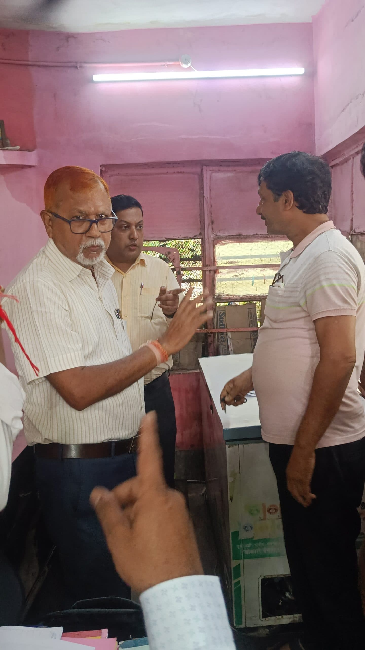 पेड़े में मिला फंगस, मिल्क पार्लर के संचालक पर लगा जुर्माना