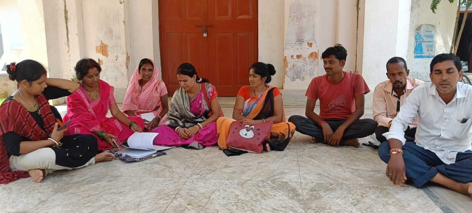 राज्य सरकार की नीतियों का उज्ज्वला दीदियों ने किया विरोध