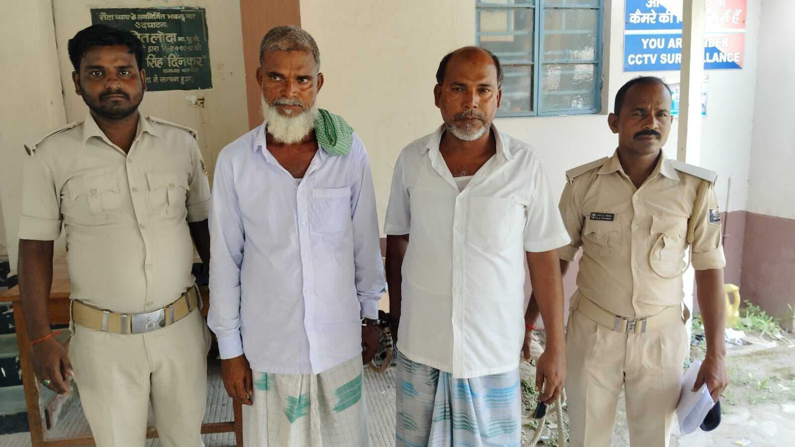 दो वारंटी गिरफ्तार