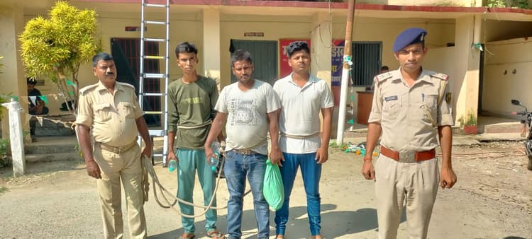 डायन का आरोप लगाकर महिला की पिटाई का वीडियो वायरल