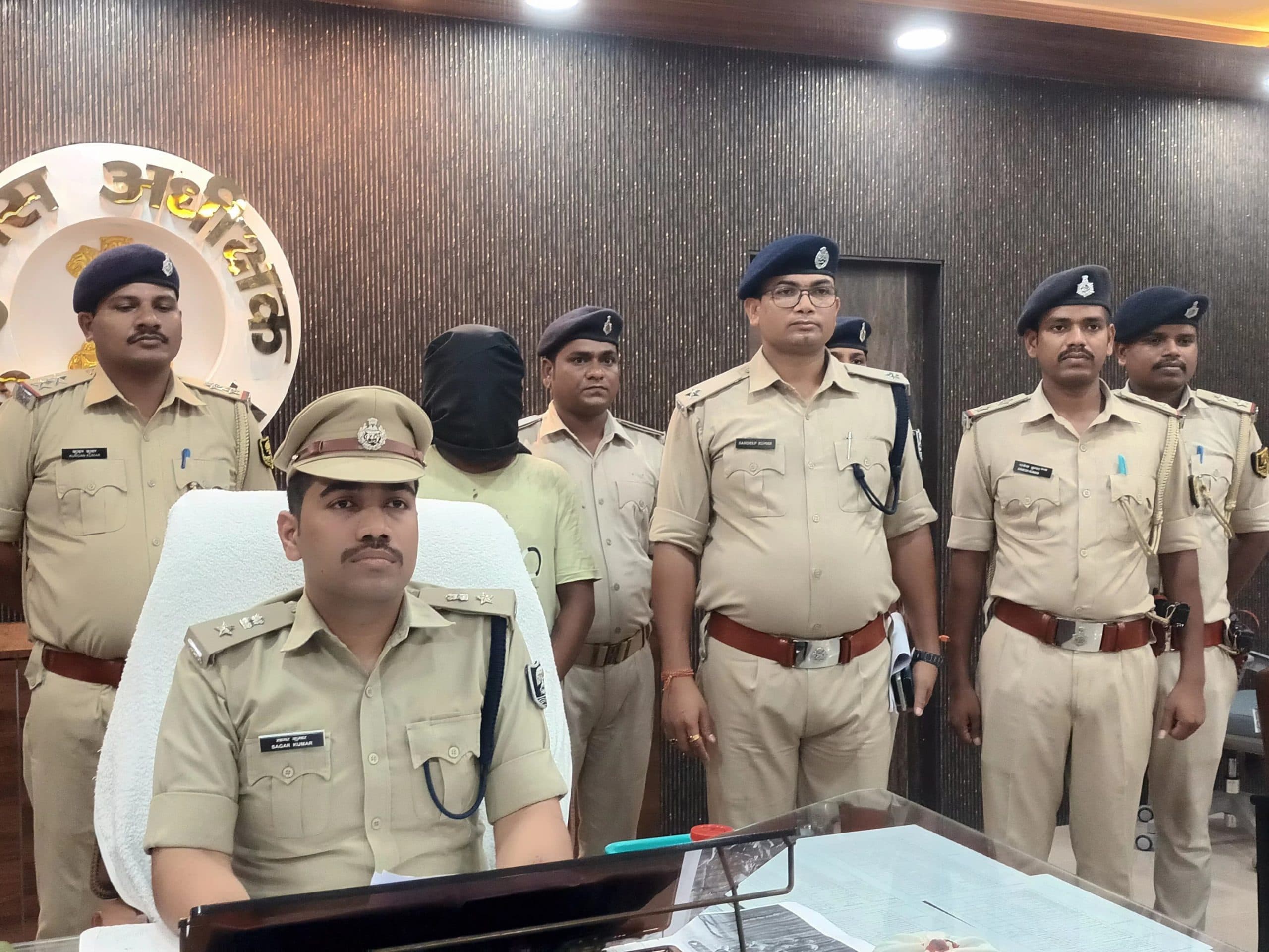 किशनगंज पुलिस ने चेन छिनतई की घटना का किया उदभेदन, एक आरोपित गिरफ्तार
