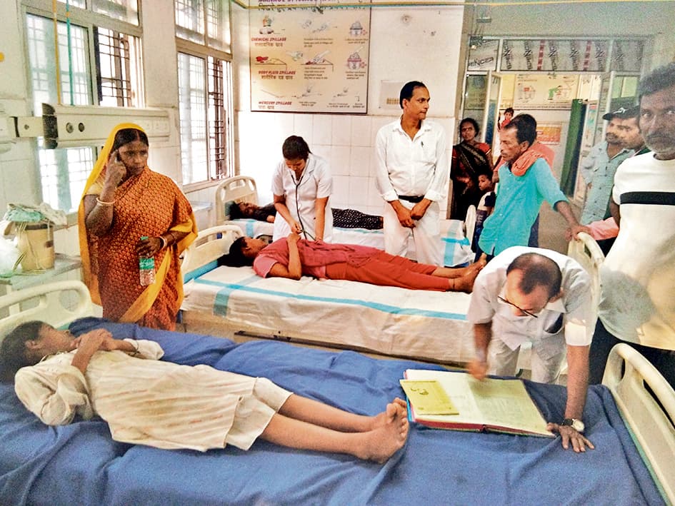 गंगौली मध्य विद्यालय की 11 छात्राओं की अचानक तबीयत बिगड़ी