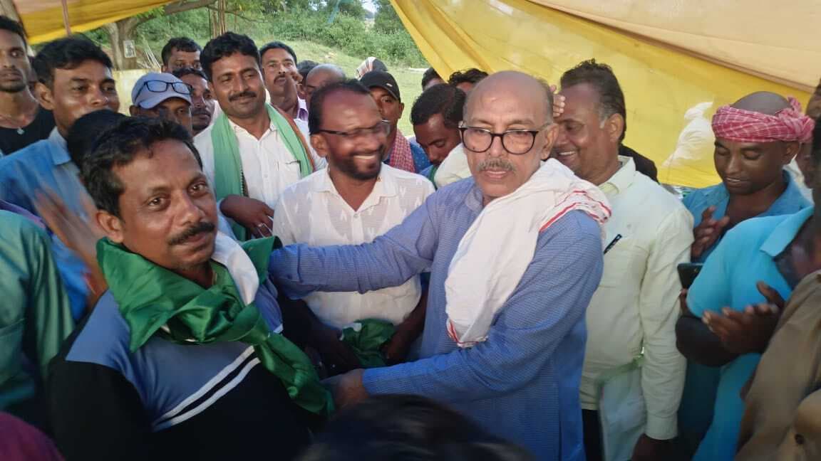 युवाओं ने अन्य दलों को छोड़ झामुमो की ली सदस्यता