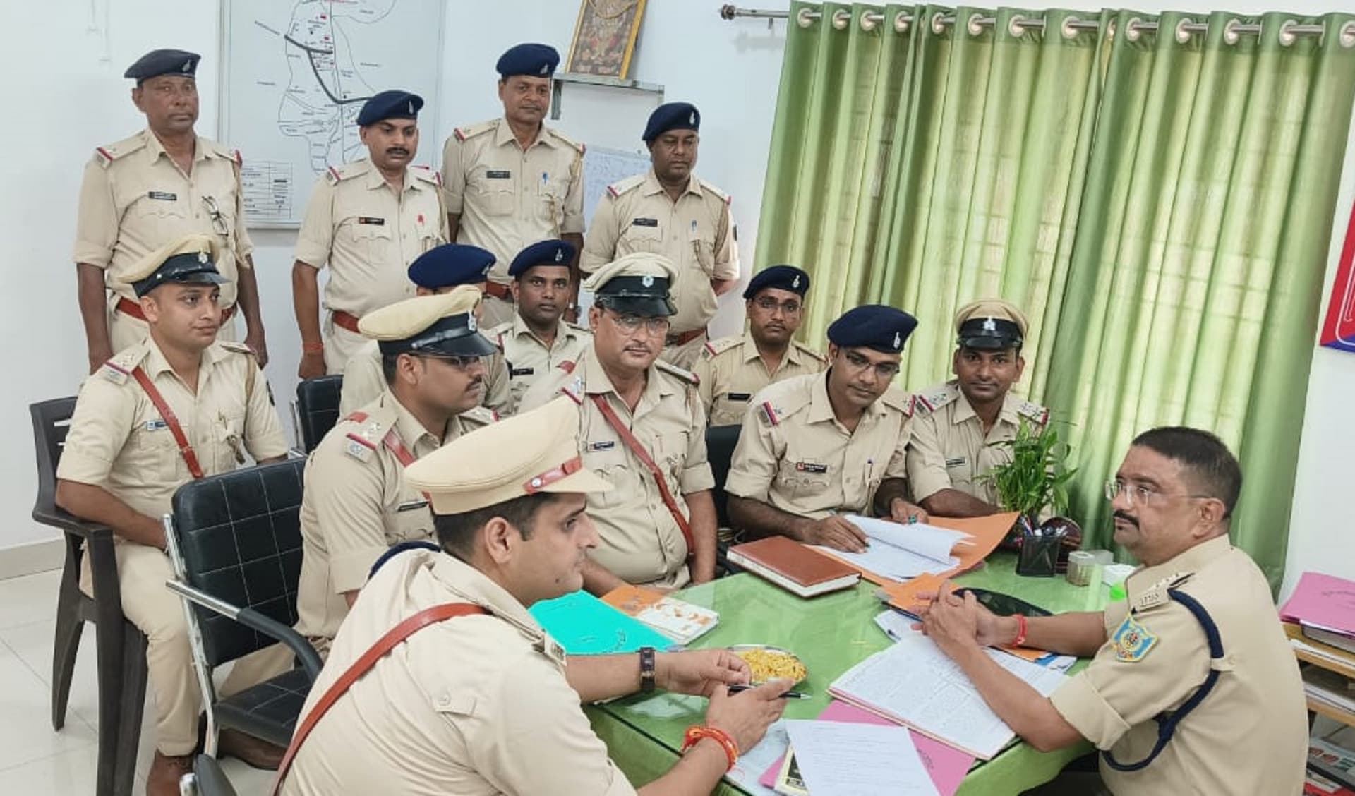 जेल से निकले पुराने अपराधियों की सतत निगरानी जरूरी : डीएसपी