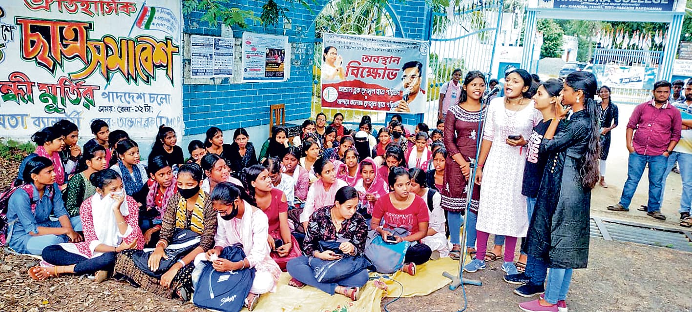 तृणमूल छात्र परिषद ने दिखायी ताकत, कड़े कानून बनाने की मांग