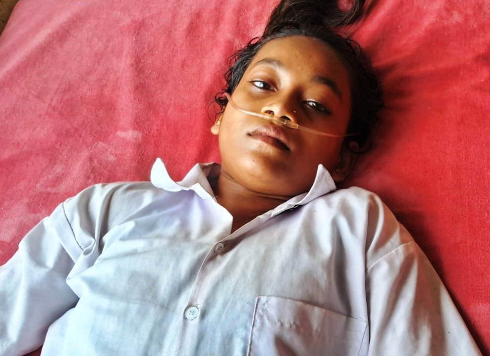 मध्य विद्यालय बेलन बाजार की तीन छात्राओं की बिगड़ी तबीयत, अस्पताल में भर्ती