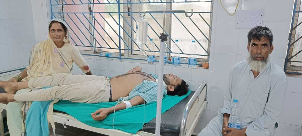 फोन पर तलाक देने से नाराज पत्नी पर गला रेतने का आरोप