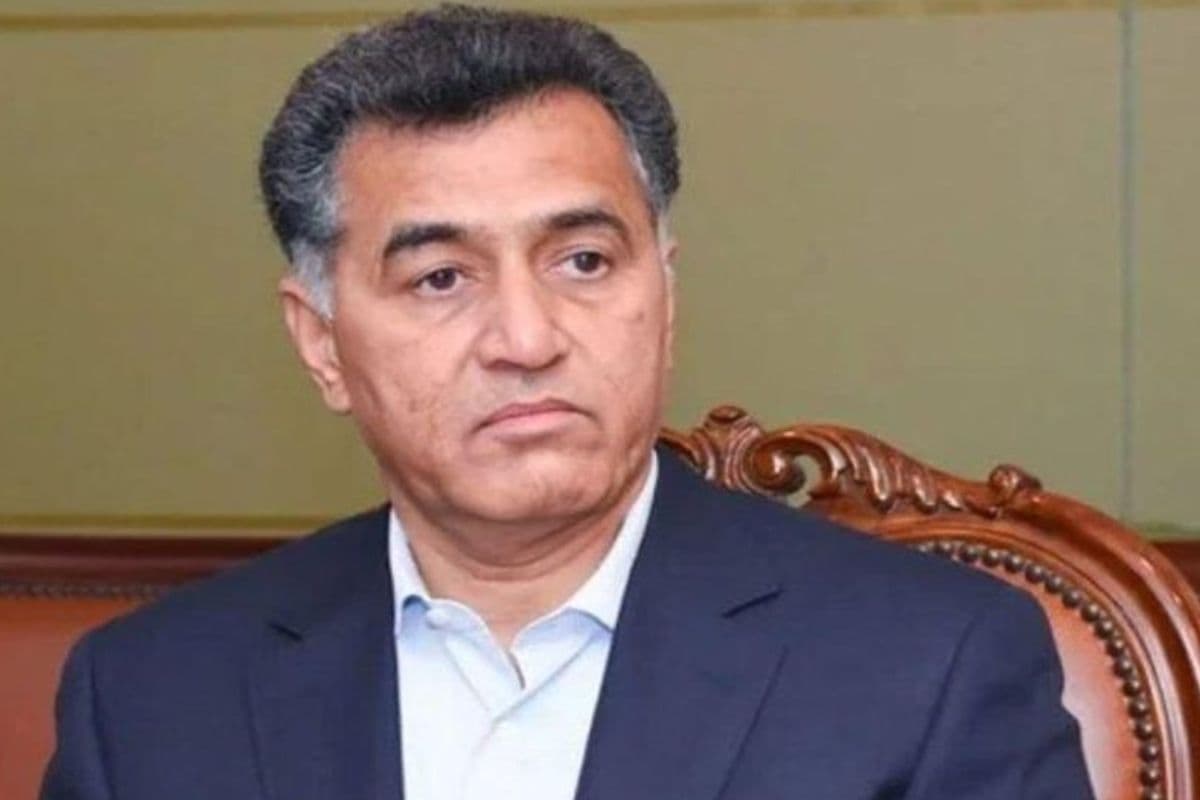 Pakistan सरकार ने ISI के पूर्व प्रमुख पर राजनीतिक हस्तक्षेप का लगाया आरोप