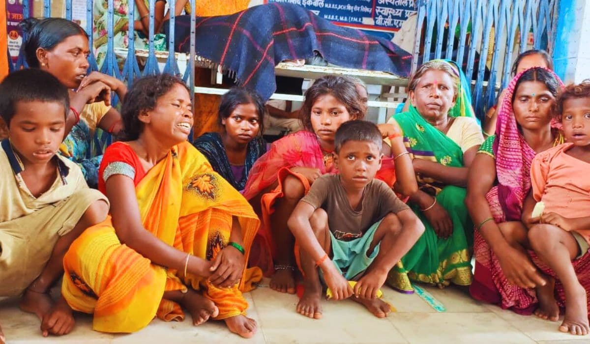 गया के एक अनुमंडलीय अस्पताल में इलाज के अभाव में मरीज की मौत, आक्रोशित परिजन कर रहे हंगामा...