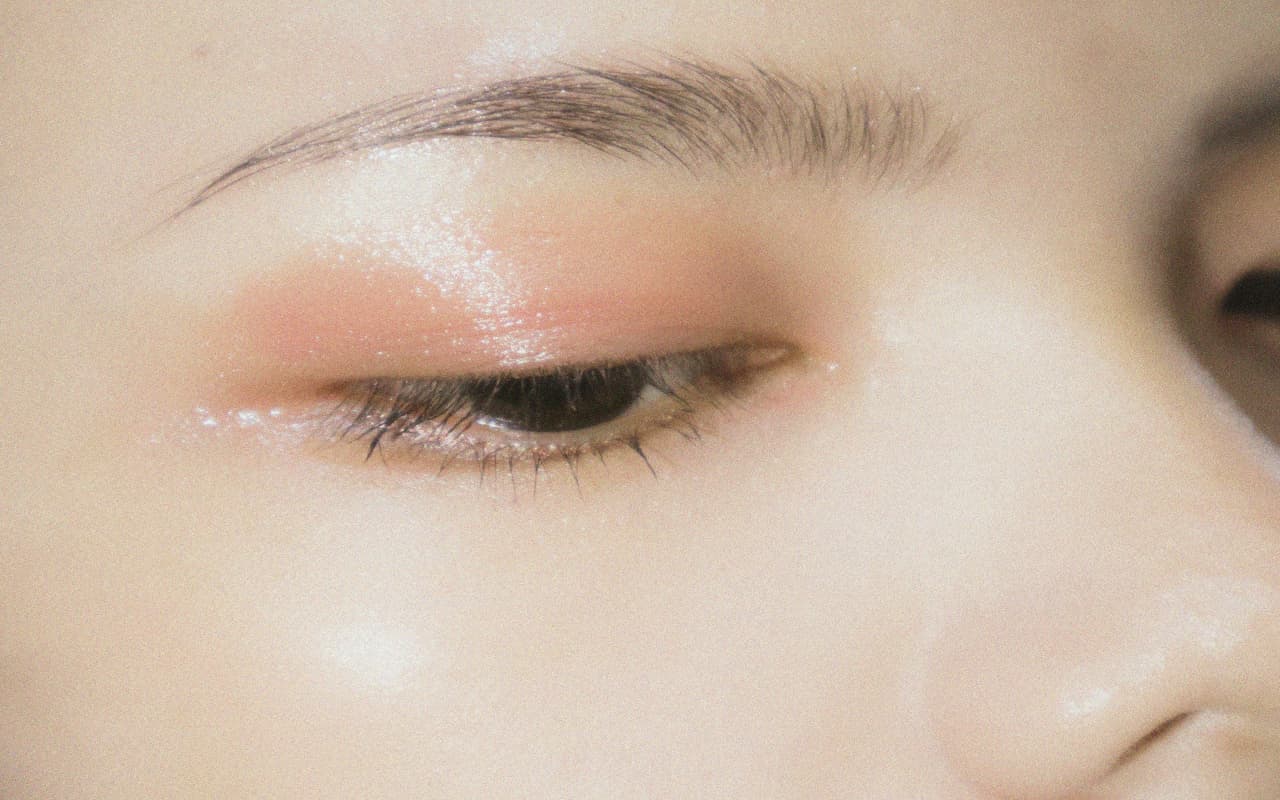 Beauty Tips: घर पर ही पाएं कांच जैसी चमकदार त्वचा, यहां जानें क्या है सबसे आसान तरीका