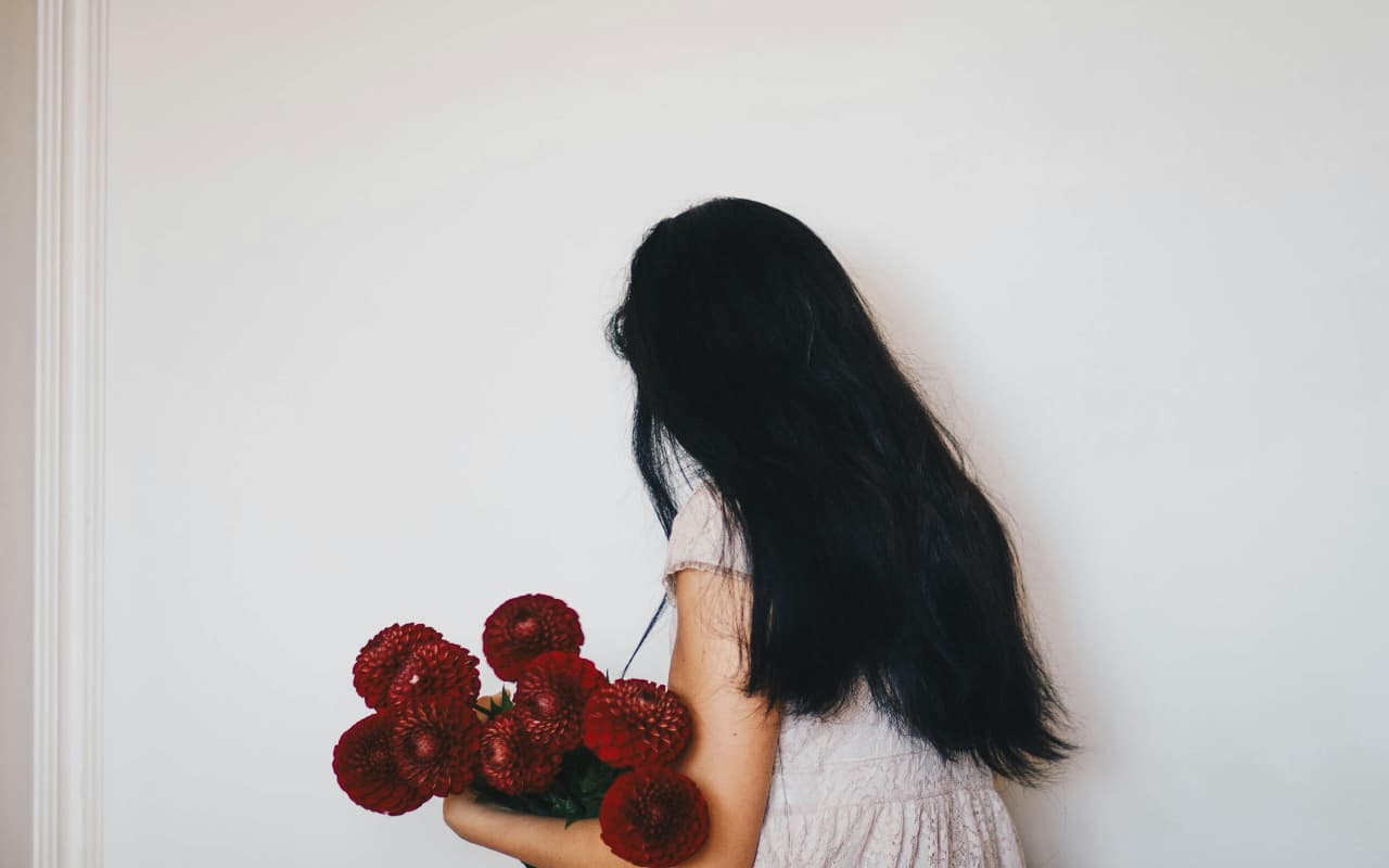 Hair Care Tips: एक भी बाल नहीं होंगे सफेद, आज ही आजमाएं ये घरेलू नुस्खा