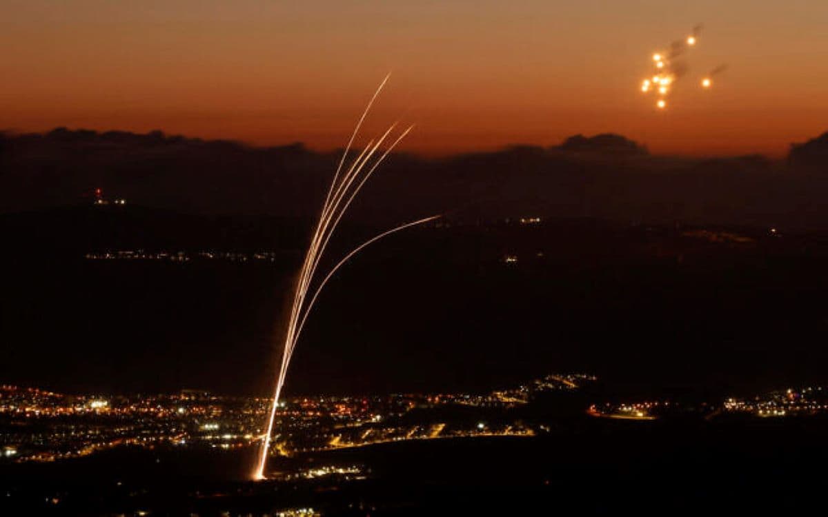Israel-Hezbollah war: लेबनान ने इजरायल पर दागे 100 से ज्यादा मिसाइल, IDF का दावा