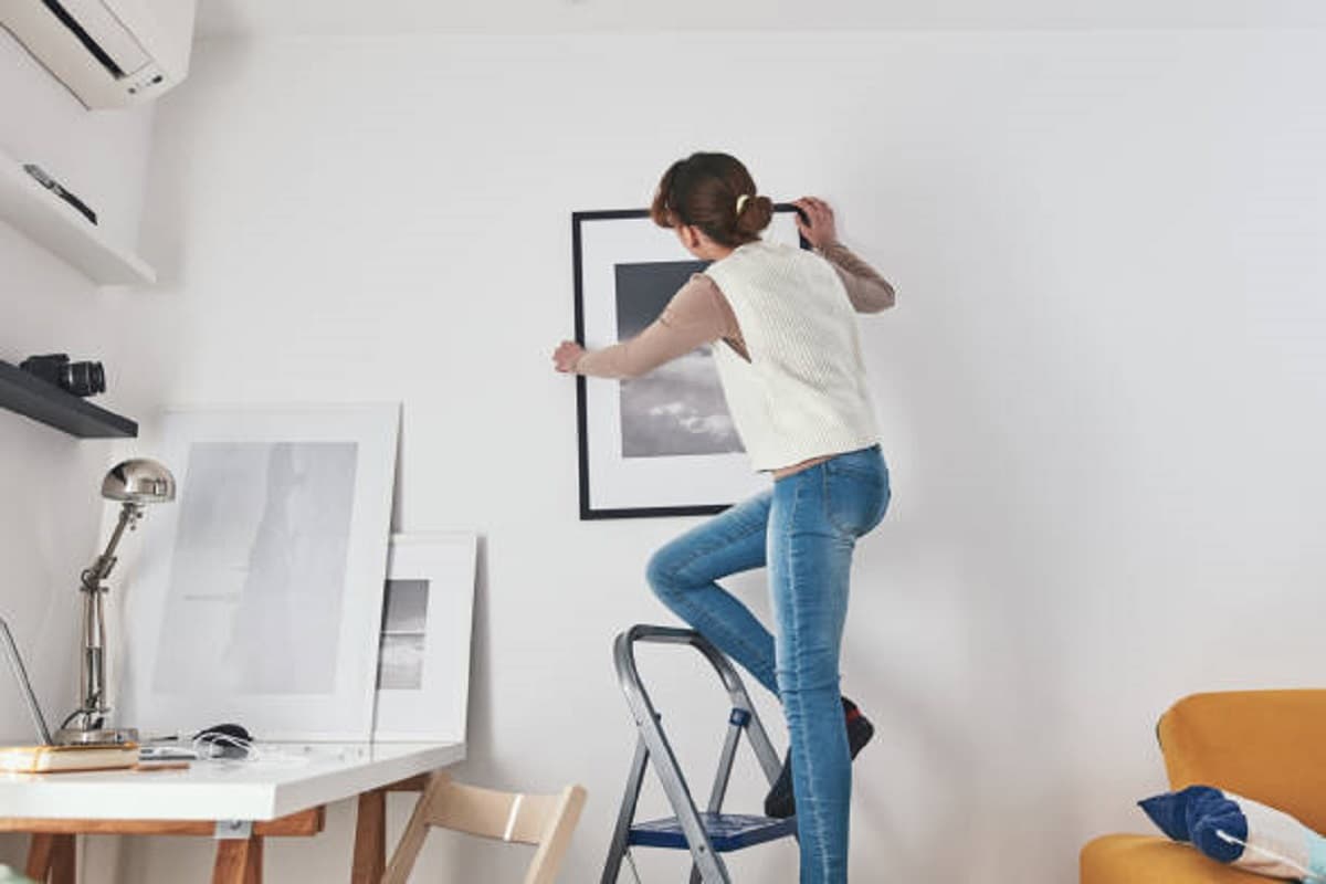 Vastu Tips: जानिए वास्तु शास्त्र के अनुसार घर में कहां लगानी चाहिए पेंटिंग्स
