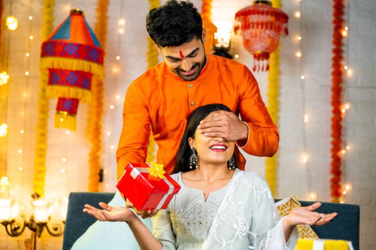 Asadha Maah 2025 में घर की बहनों-बेटियों के लिए खास तोहफा, बदल सकता है जीवन का भाग्य