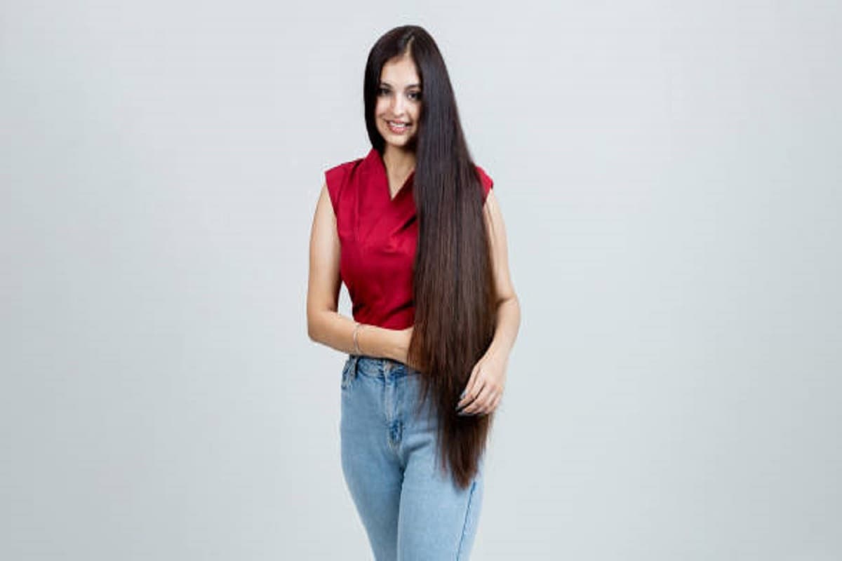 Hair Care Tips: बालों की लंबाई बढ़ाना चाहते हैं, तो करें इन चीजों का सेवन
