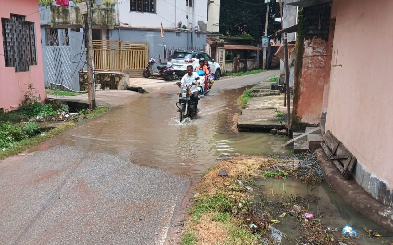 Jharkhand Weather: रांची से गुजर रहा मानसून ट्रफ, झारखंड के 2 जिलों में 3 घंटे में वर्षा-वज्रपात की चेतावनी