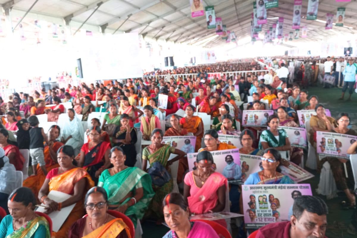 JMMSY: हजारीबाग से हेमंत सोरेन ने 4 जिलों की महिलाओं के खाते में भेजे मंईयां सम्मान योजना के पैसे